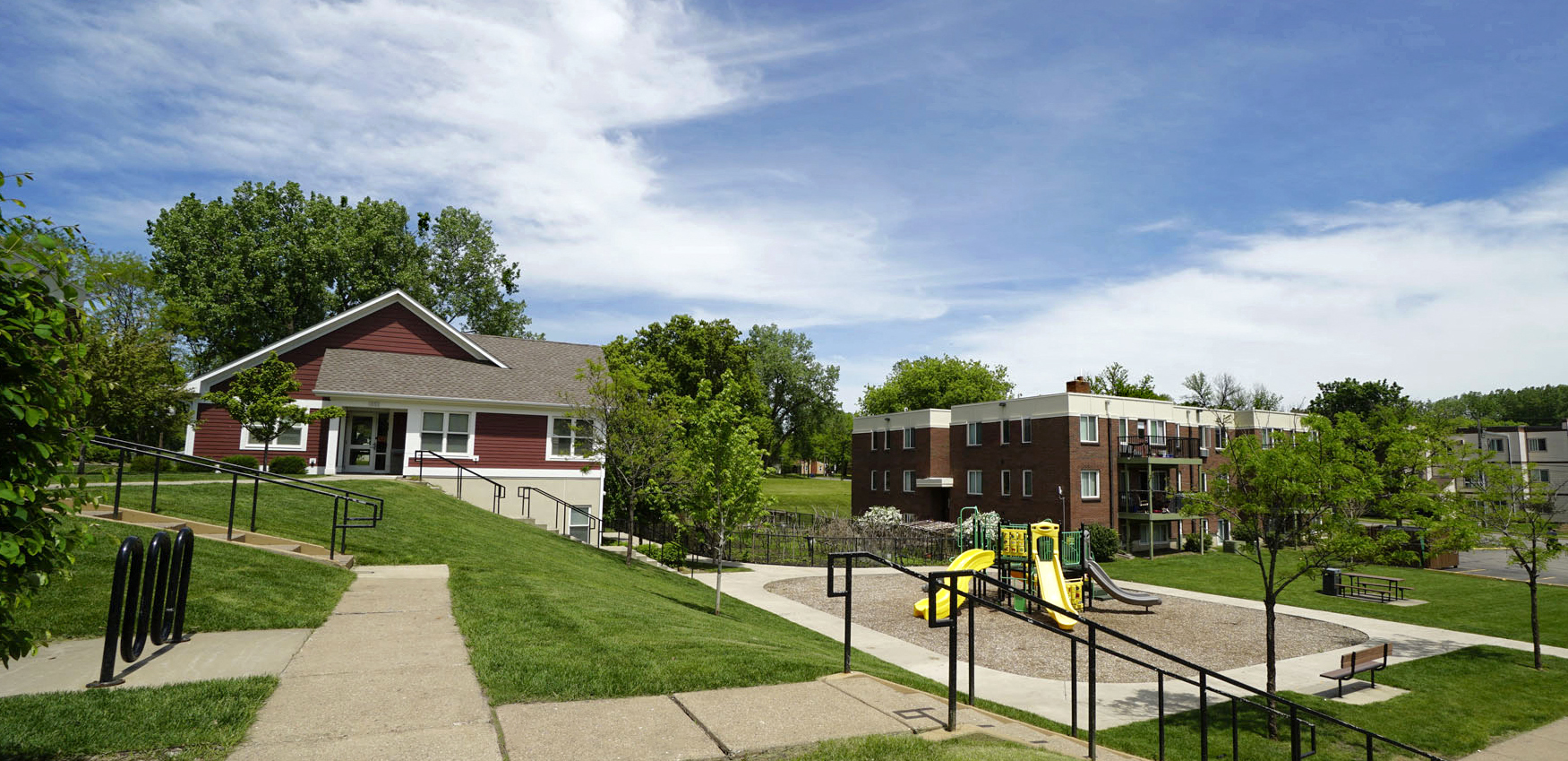 Rolling Hills Apartments in St. Paul, MN